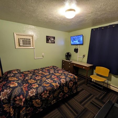 Tour Inn Motel Howard City 외부 사진