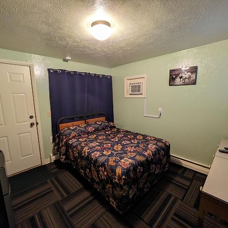 Tour Inn Motel Howard City 외부 사진