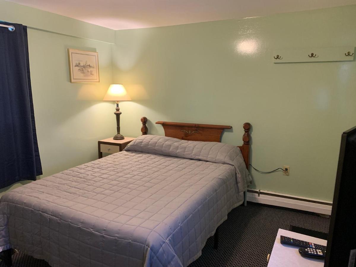 Tour Inn Motel Howard City 외부 사진