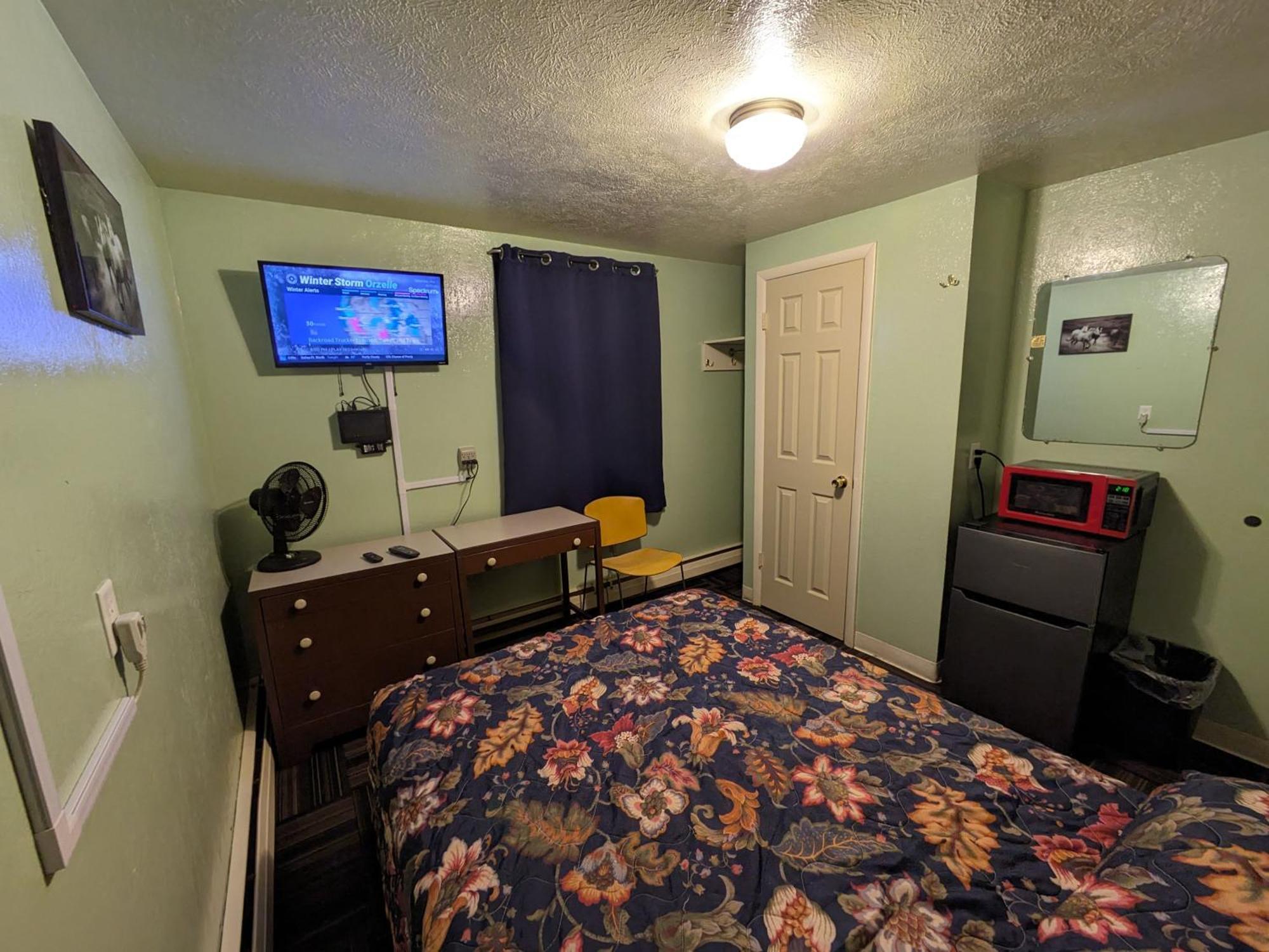 Tour Inn Motel Howard City 외부 사진