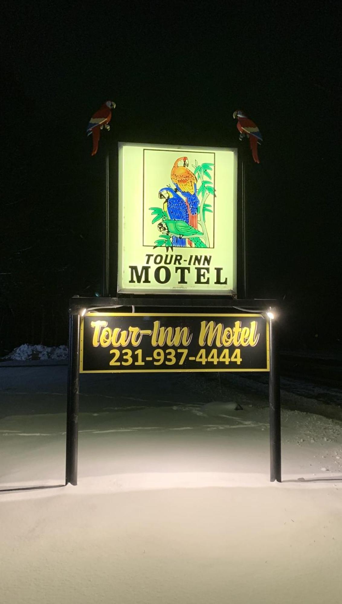 Tour Inn Motel Howard City 외부 사진