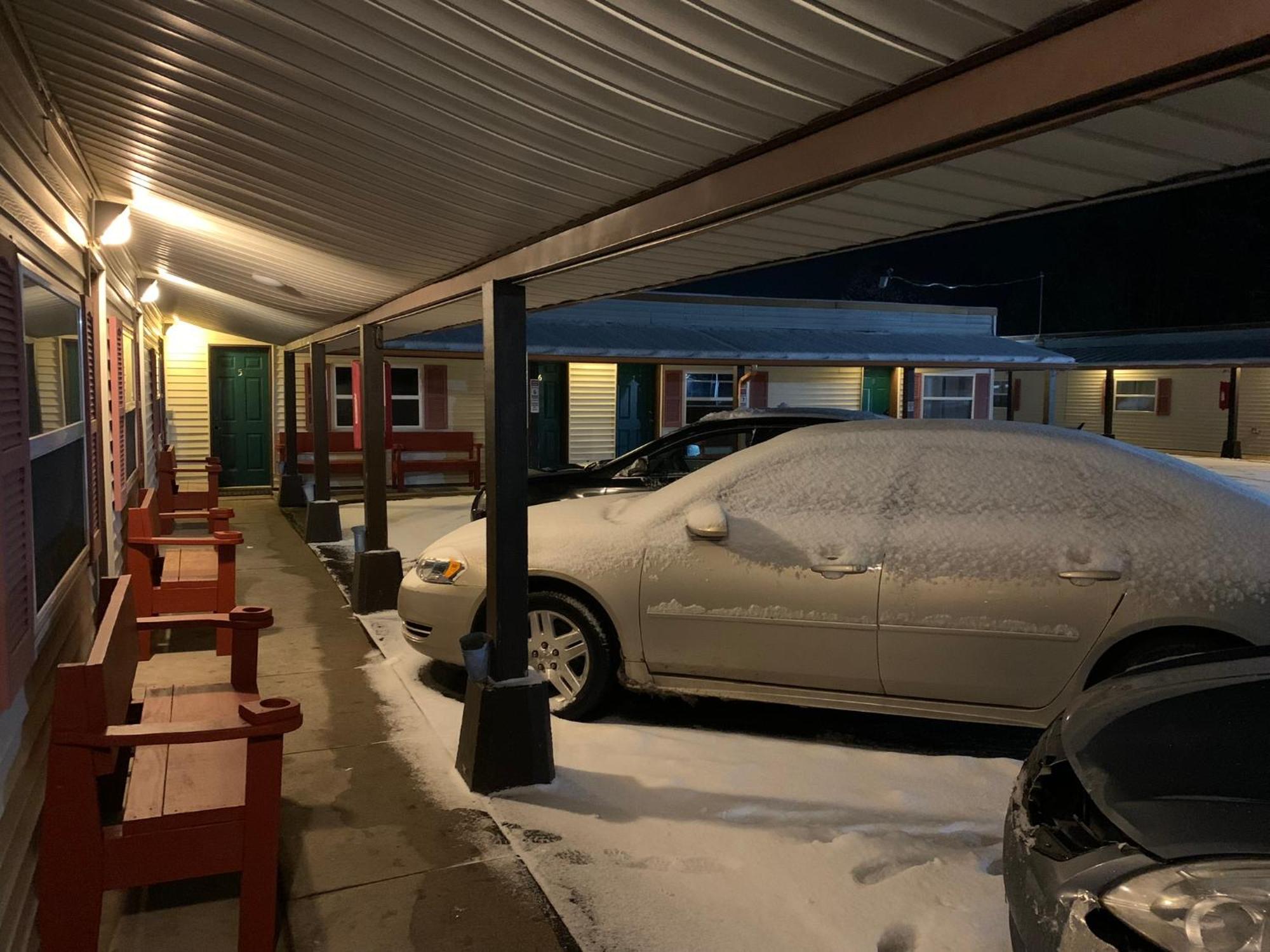 Tour Inn Motel Howard City 외부 사진