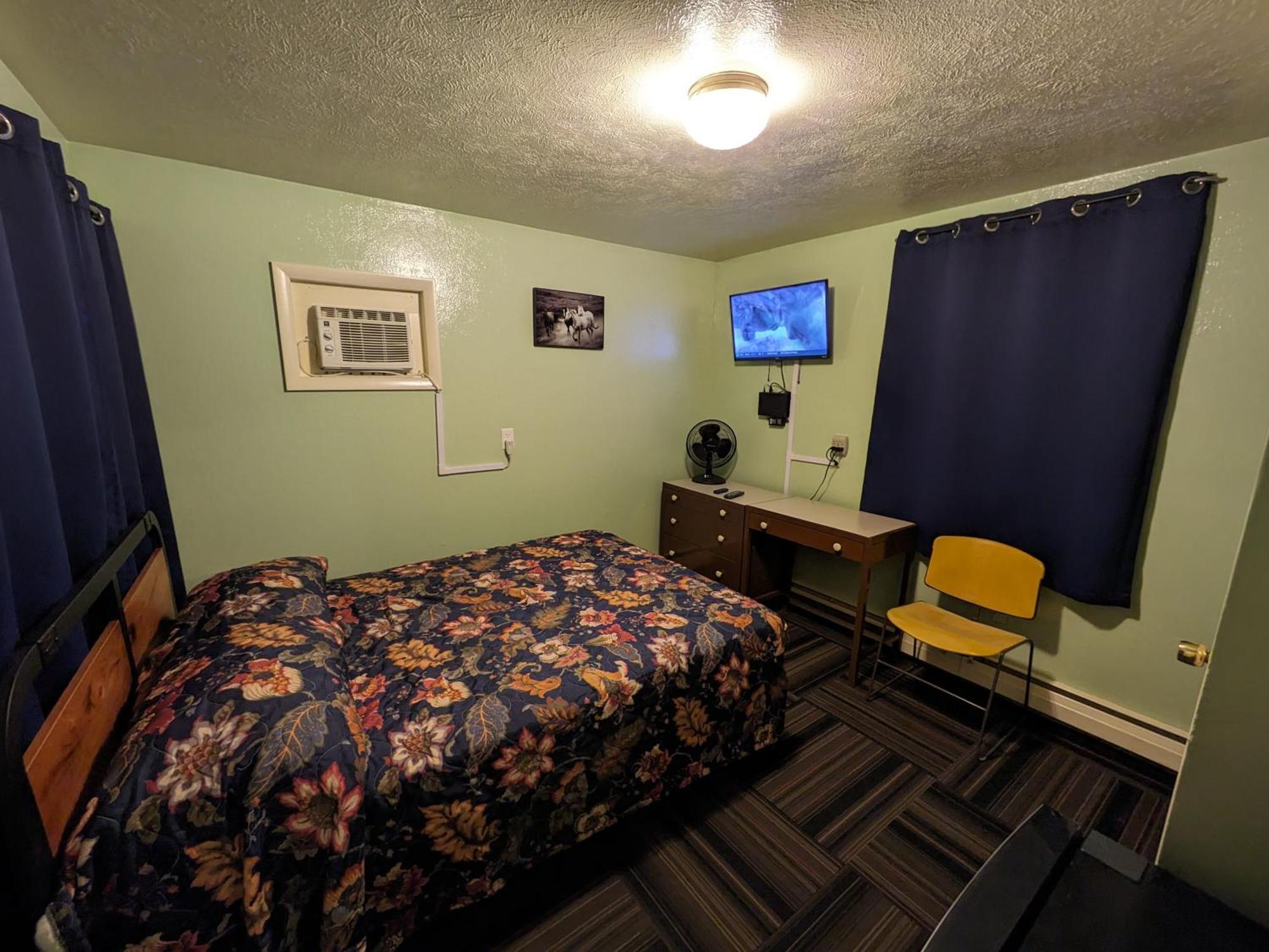 Tour Inn Motel Howard City 외부 사진