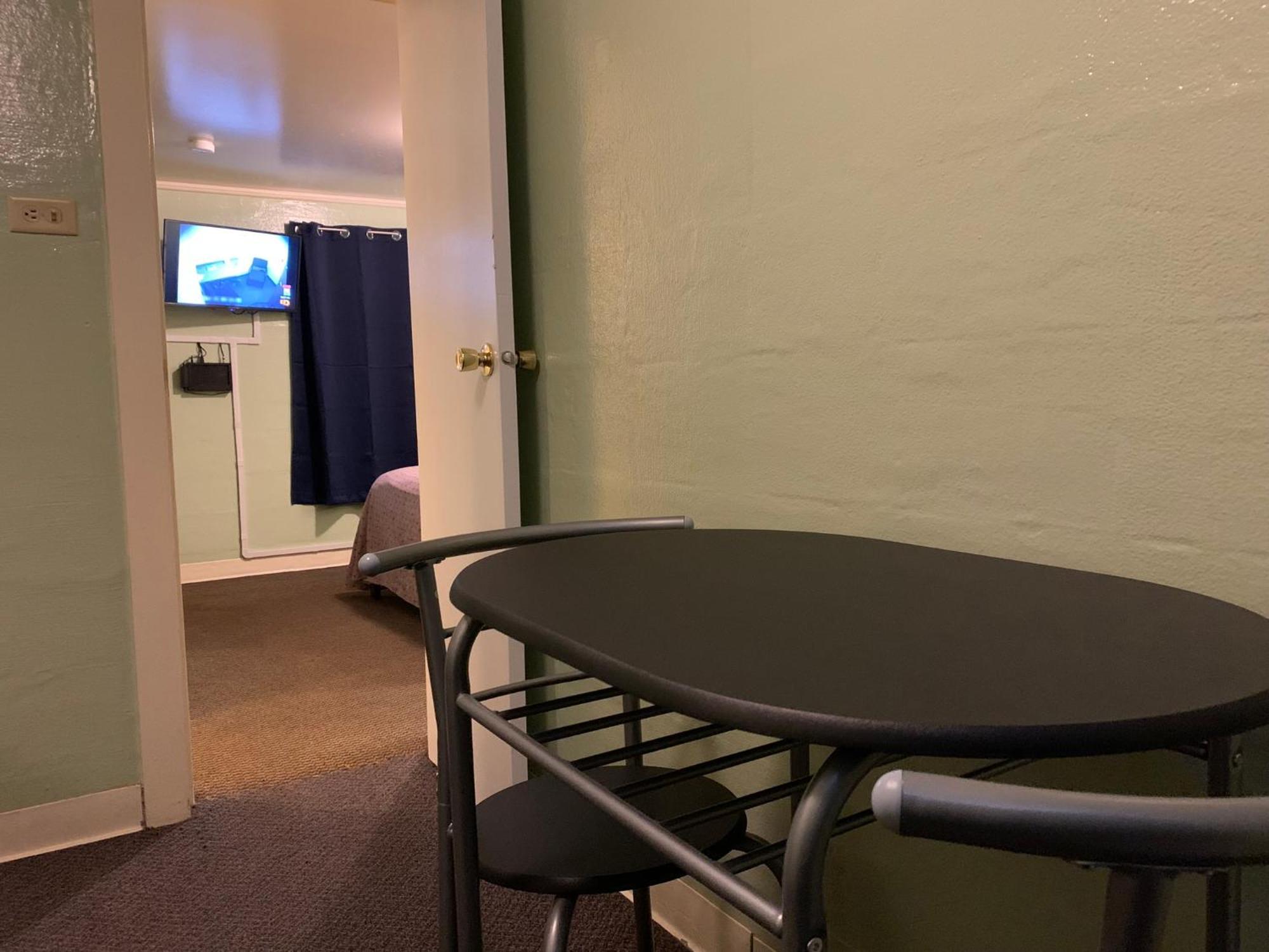 Tour Inn Motel Howard City 외부 사진
